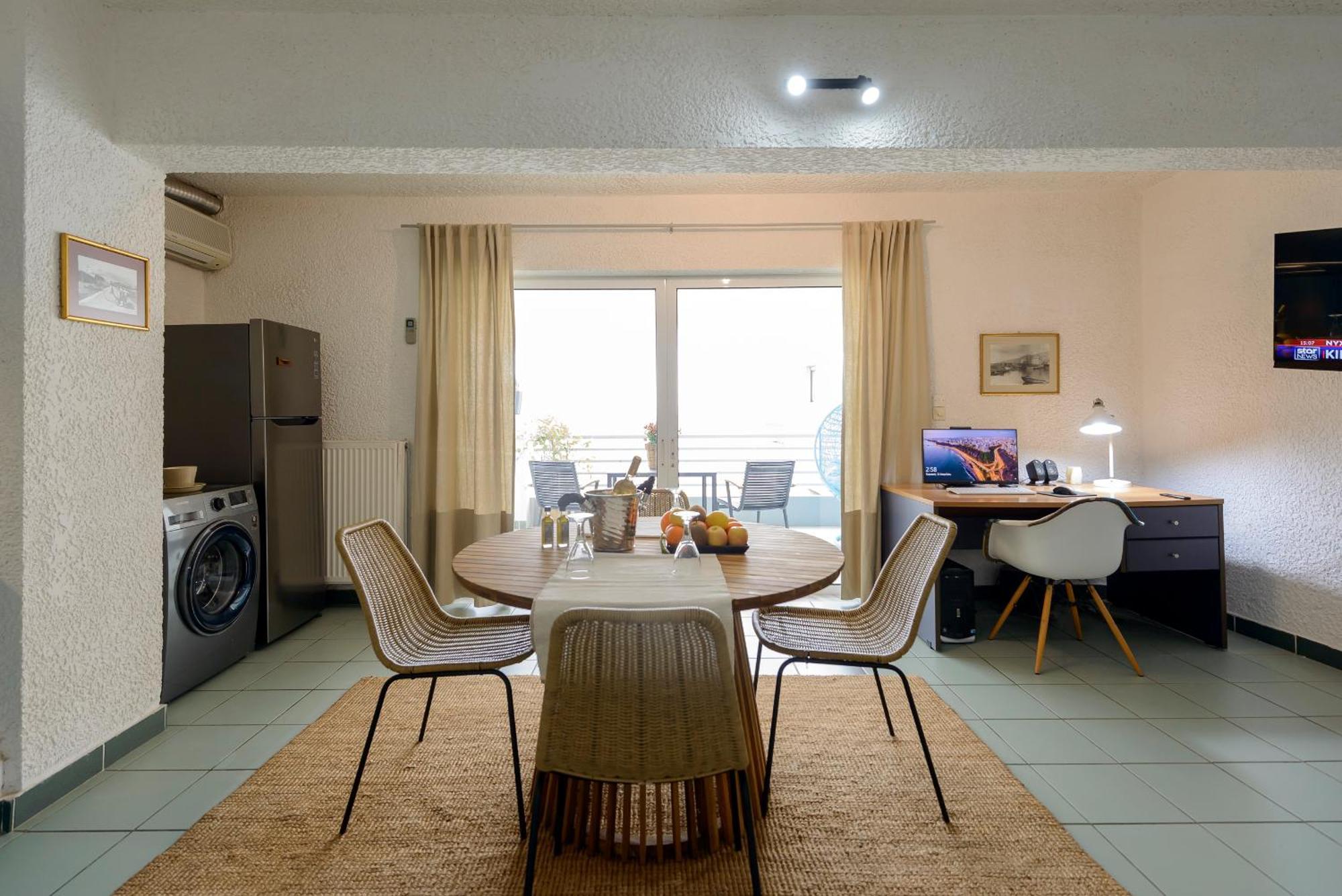 Agali 1 Mesonet In Front Of The Sea Apartment Akrogiali Bagian luar foto