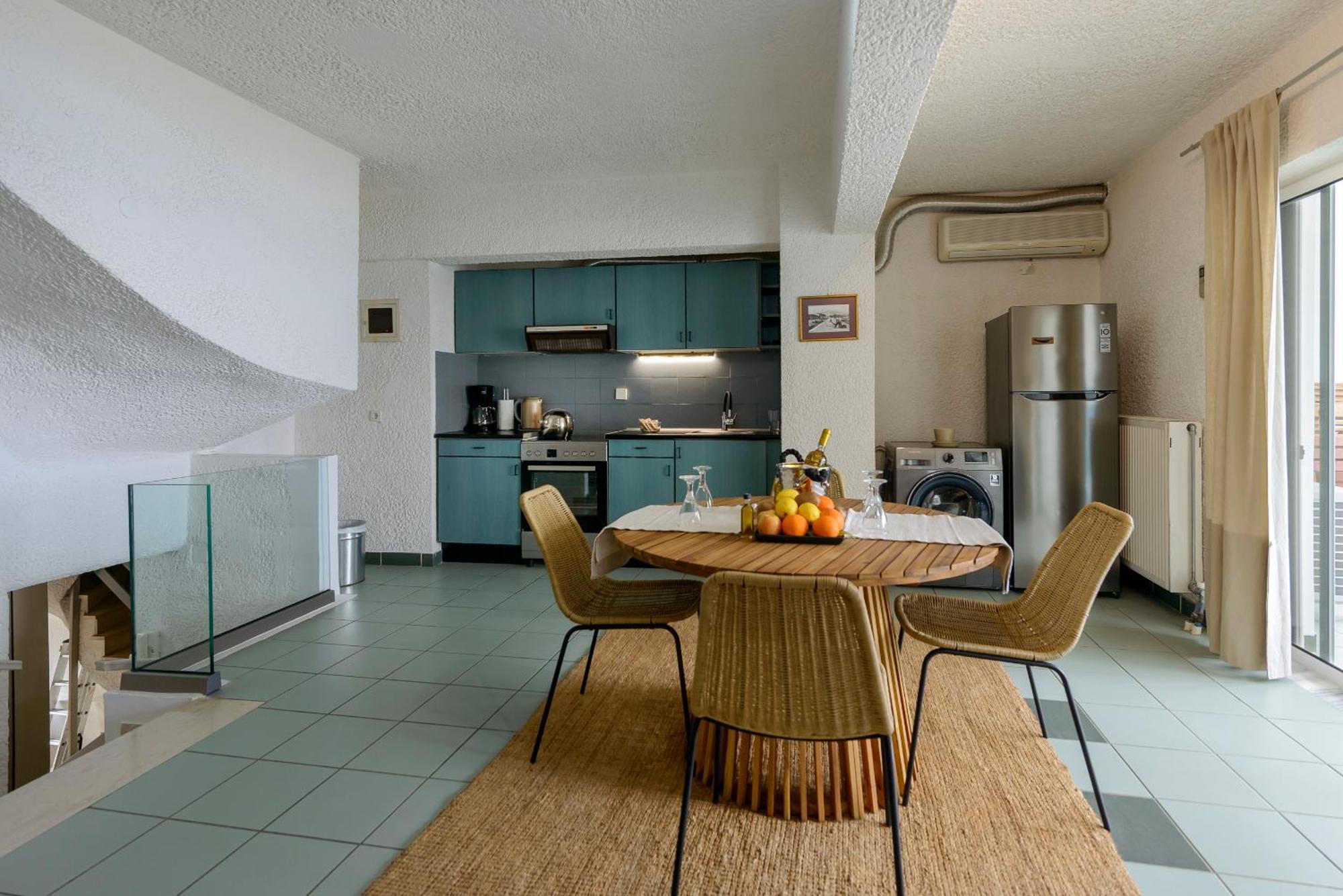 Agali 1 Mesonet In Front Of The Sea Apartment Akrogiali Bagian luar foto