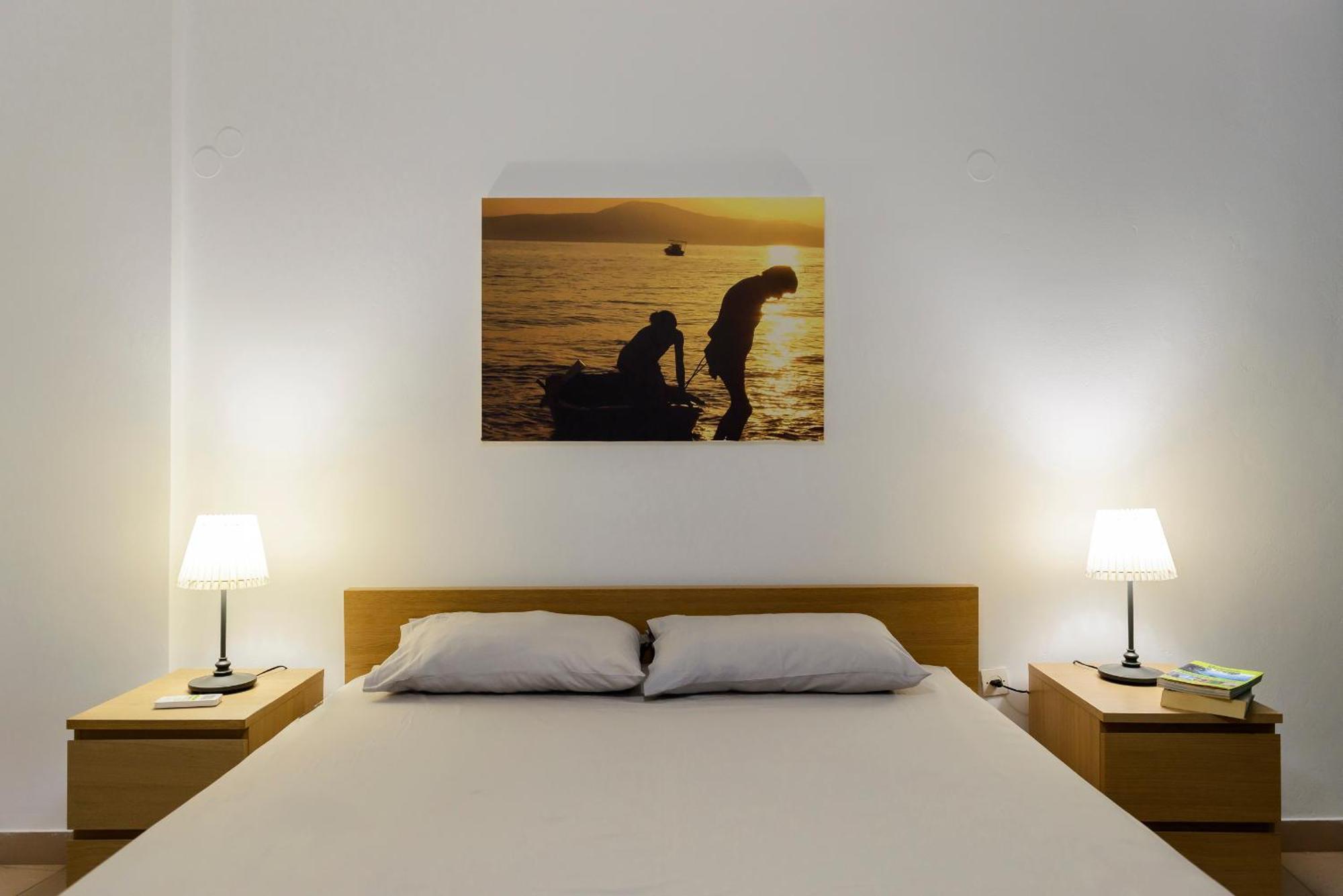 Agali 1 Mesonet In Front Of The Sea Apartment Akrogiali Bagian luar foto